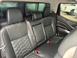2021 Nissan Navara ST-X