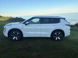 2025 Mitsubishi Outlander Exceed