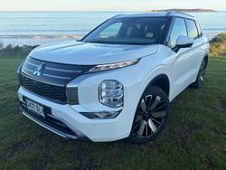 2025 Mitsubishi Outlander Exceed