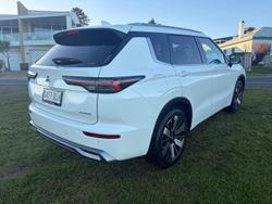 2025 Mitsubishi Outlander Exceed