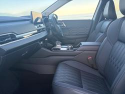 2025 Mitsubishi Outlander Exceed