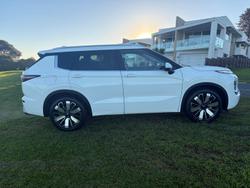 2025 Mitsubishi Outlander Exceed