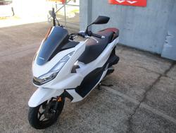 2023 Honda 2023 HONDA 125CC WW125 PCX125 WHITE