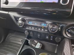 2021 Toyota Hilux SR5