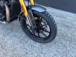 2024 Triumph SCRAMBLER 400 X PEARL SAND KHAKI