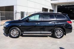 2016 Nissan Pathfinder ST-L