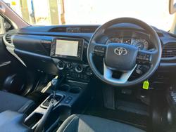 2022 Toyota Hilux SR