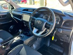 2022 Toyota Hilux SR