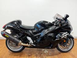 Suzuki GSX1300RA (hayabusa)