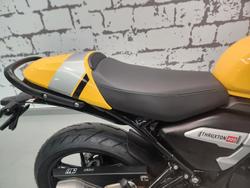 2026 Triumph Thruxton 400 Thruxton Yellow
