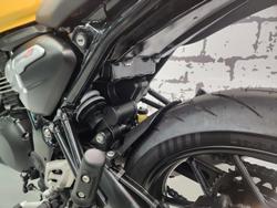 2026 Triumph Thruxton 400 Thruxton Yellow