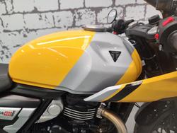 2026 Triumph Thruxton 400 Thruxton Yellow