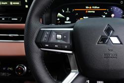 2026 Mitsubishi Outlander Exceed Tourer ZM MY26 AWD White Diamond with Black Mica Roof