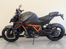 2026 KTM 1390 Super Duke R EVO Super Duke Black