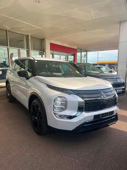 2026 Mitsubishi Outlander Black Edition