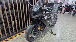 2026 Triumph DAYTONA 660 (LAMS) SAPPHIRE BLACK