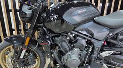 2026 Triumph 2026 Triumph 800CC Trident 800 Jet Black