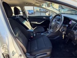 2016 KIA CERATO S