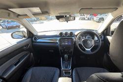 2022 Suzuki Vitara Turbo Shadow