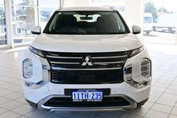 2025 Mitsubishi Outlander LS