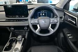 2025 Mitsubishi Outlander LS