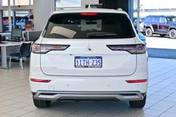 2025 Mitsubishi Outlander LS