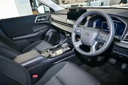 2025 Mitsubishi Outlander LS
