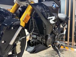 2026 BMW Motorrad G 310 R COSMIC BLACK