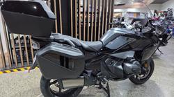 2026 BMW Motorrad 2026 BMW 1300CC R 1300 RT Impulse Black