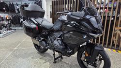 2026 BMW Motorrad 2026 BMW 1300CC R 1300 RT Impulse Black
