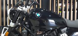 2025 BMW Motorrad R 12 Black