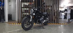 2025 BMW Motorrad R 12 Black