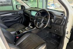 2022 Isuzu MU-X LS-T