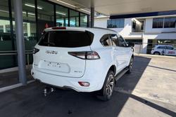 2022 Isuzu MU-X LS-T