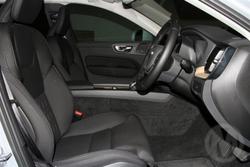 2025 Volvo XC60 Plus B5 Bright