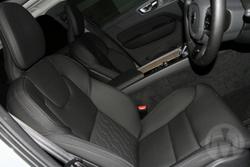 2025 Volvo XC60 Plus B5 Bright