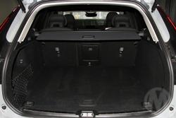 2025 Volvo XC60 Plus B5 Bright
