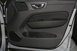 2025 Volvo XC60 Plus B5 Bright