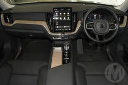 2025 Volvo XC60 Plus B5 Bright