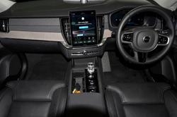 2025 Volvo XC90 Ultra B5 Dark