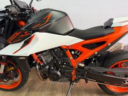 2026 Ktm 990 DUKE ORANGE