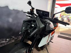 2026 Ktm 990 DUKE ORANGE