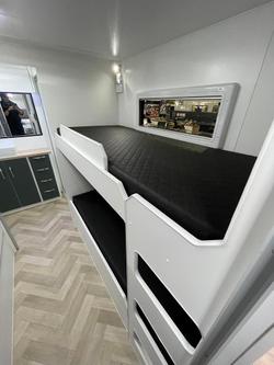 2026 Leader Caravans 2500 Quad Bunk Gold Le