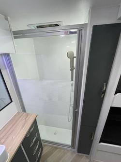 2026 Leader Caravans 2500 Quad Bunk Gold Le