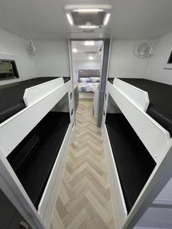2026 Leader Caravans 2500 Quad Bunk Gold Le