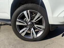 2022 Isuzu MU-X LS-T