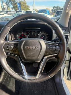 2022 Isuzu MU-X LS-T