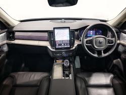 2025 Volvo XC90 Ultra B5 Dark