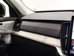 2025 Volvo XC90 Ultra B5 Dark