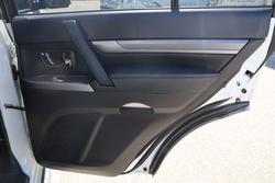 2016 Mitsubishi Pajero GLX